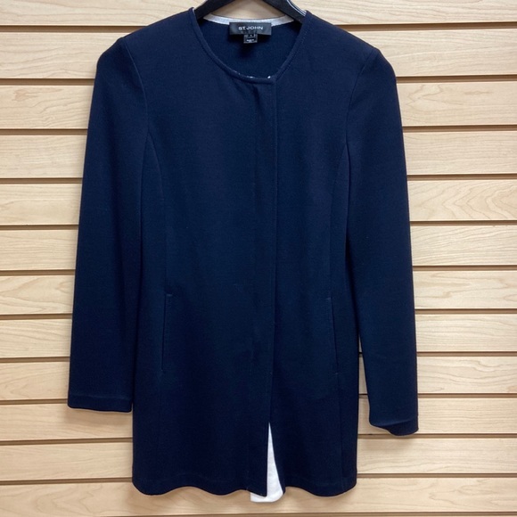 St John women rich looking cardigan with pockets Size 4